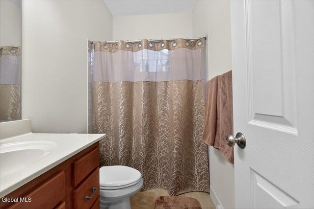 3B Winchester Place, Halfmoon, NY 12118