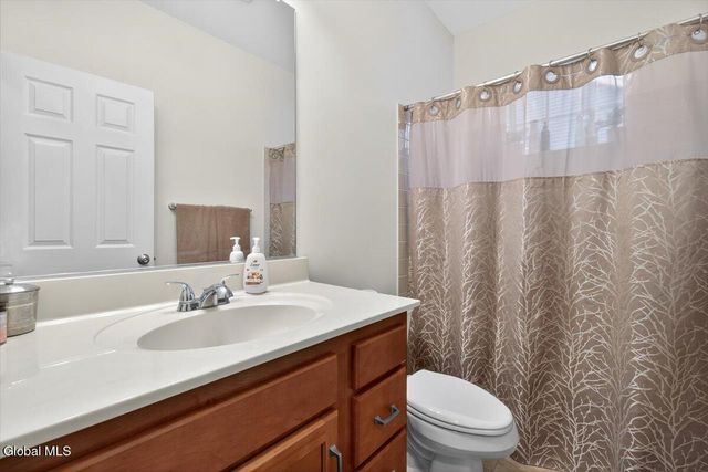 3B Winchester Place, Halfmoon, NY 12118