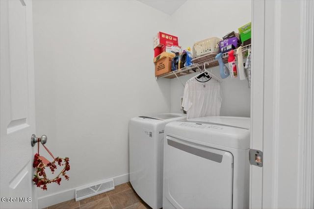 3B Winchester Place, Halfmoon, NY 12118