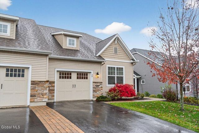 3B Winchester Place, Halfmoon, NY 12118