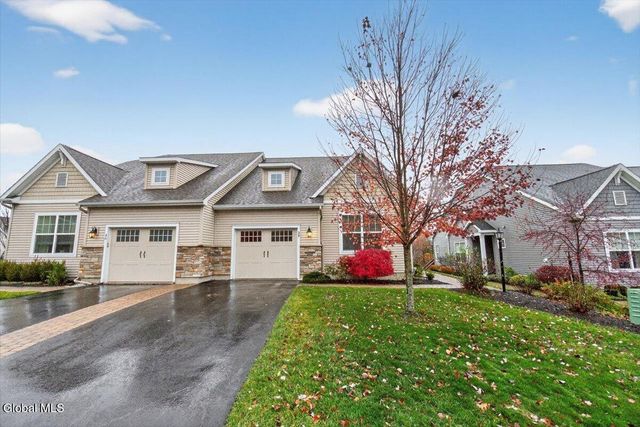 3B Winchester Place, Halfmoon, NY 12118