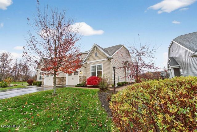 3B Winchester Place, Halfmoon, NY 12118