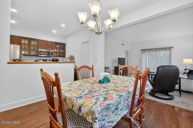 3B Winchester Place, Halfmoon, NY 12118