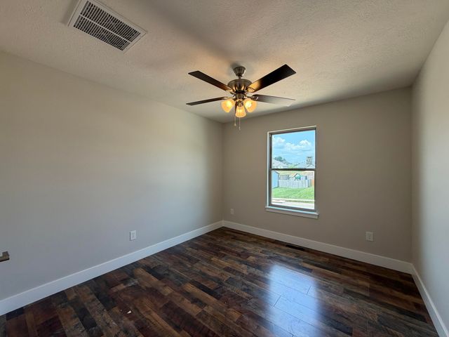 2608 W Pigeon Drive, Ozark, MO 65721