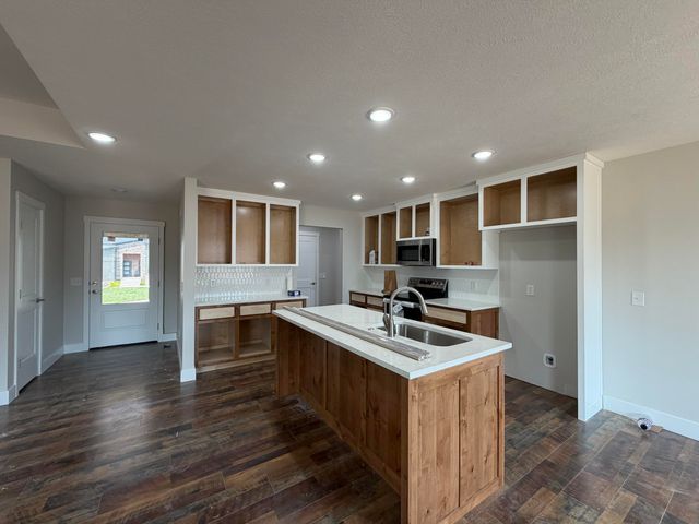 2608 W Pigeon Drive, Ozark, MO 65721