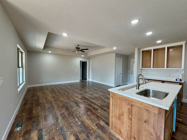2608 W Pigeon Drive, Ozark, MO 65721