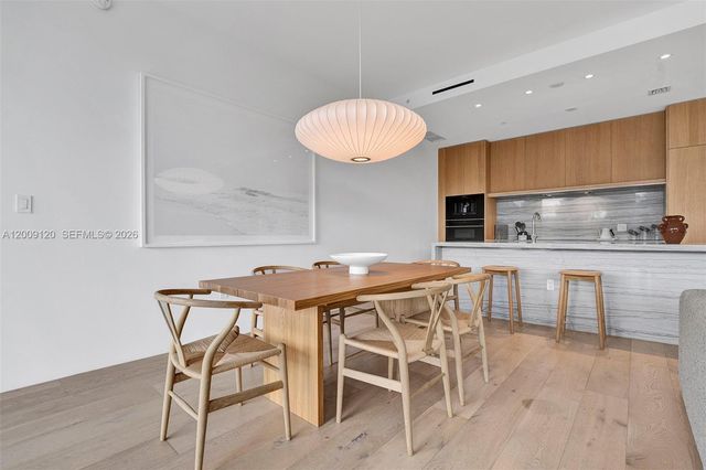 8701 Collins Ave 304, Miami Beach, FL 33154