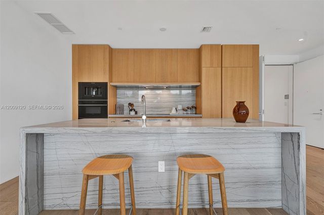 8701 Collins Ave 304, Miami Beach, FL 33154