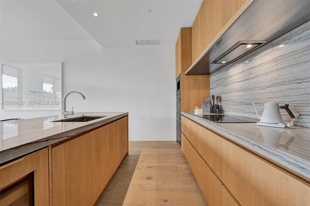 8701 Collins Ave 304, Miami Beach, FL 33154