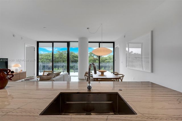 8701 Collins Ave 304, Miami Beach, FL 33154