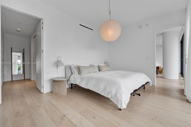 8701 Collins Ave 304, Miami Beach, FL 33154