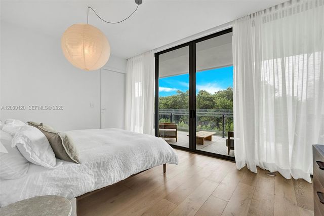 8701 Collins Ave 304, Miami Beach, FL 33154