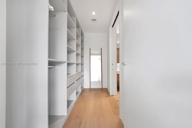 8701 Collins Ave 304, Miami Beach, FL 33154