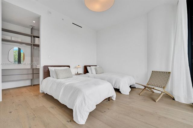 8701 Collins Ave 304, Miami Beach, FL 33154