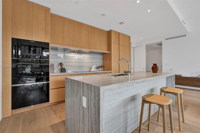 8701 Collins Ave 304, Miami Beach, FL 33154
