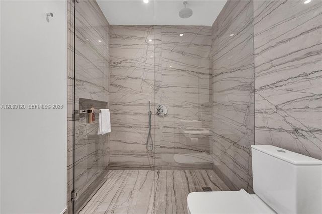 8701 Collins Ave 304, Miami Beach, FL 33154