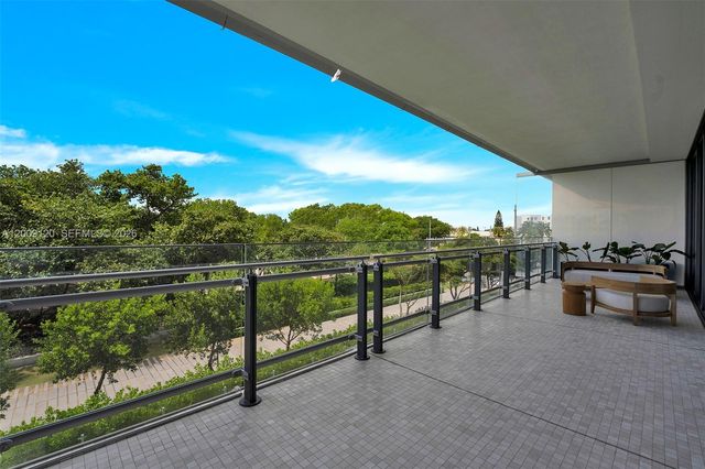8701 Collins Ave 304, Miami Beach, FL 33154