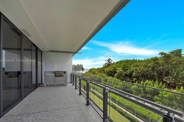 8701 Collins Ave 304, Miami Beach, FL 33154