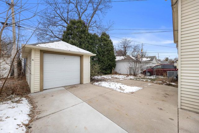 2507 N 70th STREET, Wauwatosa, WI 53213