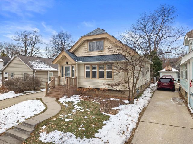 2507 N 70th STREET, Wauwatosa, WI 53213