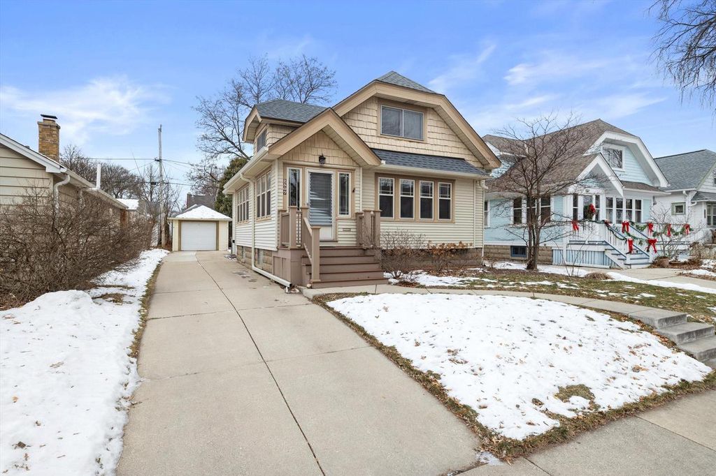 2507 N 70th STREET, Wauwatosa, WI 53213