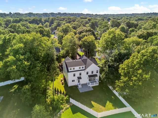 1054 Mill Plain Road, Fairfield, CT 06824