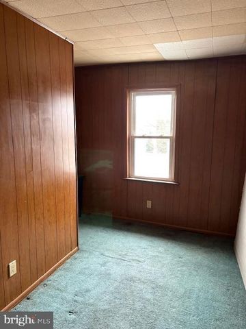 215 CHIPPEWA ST, Essington, PA 19029