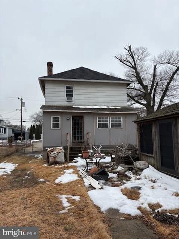 215 CHIPPEWA ST, Essington, PA 19029