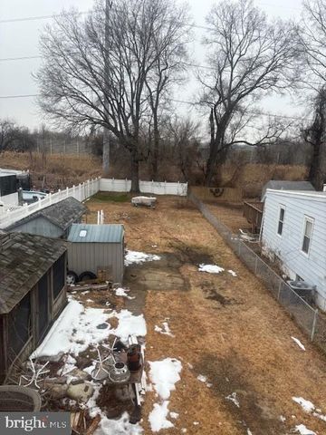 215 CHIPPEWA ST, Essington, PA 19029
