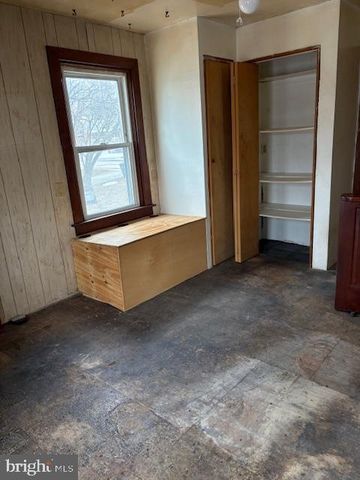 215 CHIPPEWA ST, Essington, PA 19029