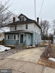 215 CHIPPEWA ST, Essington, PA 19029