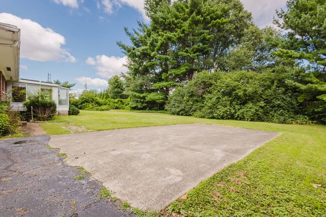 3025 Breckenwood Drive, Lexington, KY 40502