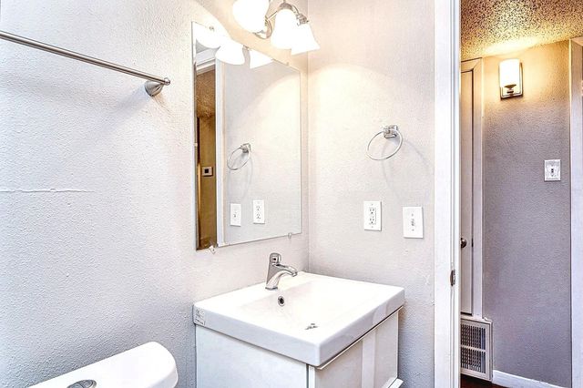4007 Avenue C 104, Austin, TX 78751