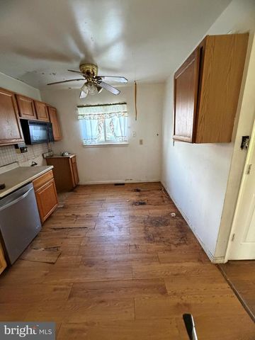 6208 SEAT PLEASANT DR, Capitol Heights, MD 20743