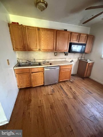 6208 SEAT PLEASANT DR, Capitol Heights, MD 20743