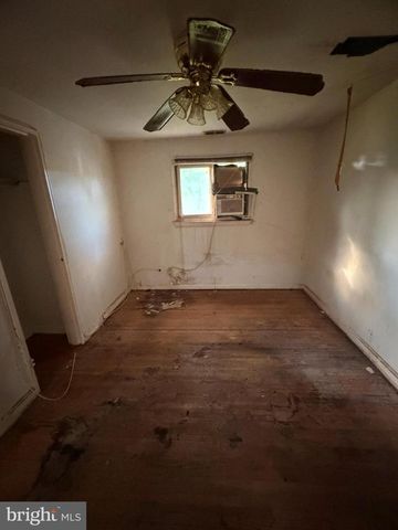 6208 SEAT PLEASANT DR, Capitol Heights, MD 20743
