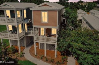 215 E E Second Street, 26-C, Pass Christian, MS 39571