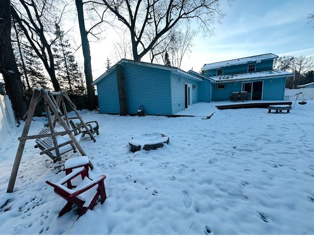 2561 Lake Shore Drive, Niles, MI 49120