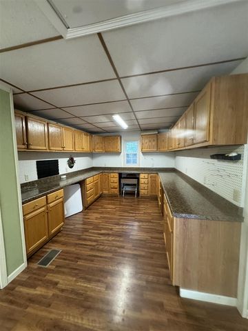 2561 Lake Shore Drive, Niles, MI 49120