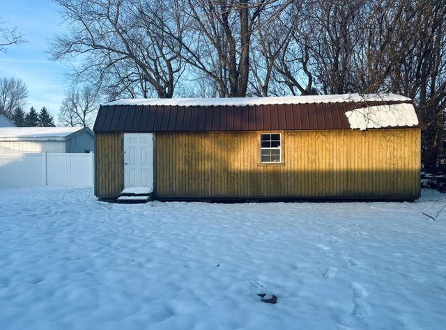 2561 Lake Shore Drive, Niles, MI 49120