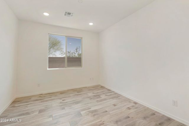 15656 W MERCER Lane, Surprise, AZ 85379