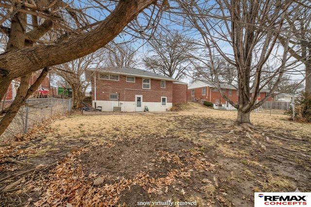 3230 N 66th Street, Lincoln, NE 68507