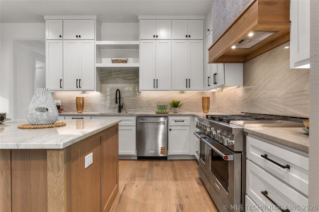 237 E 35th Place, Tulsa, OK 74105