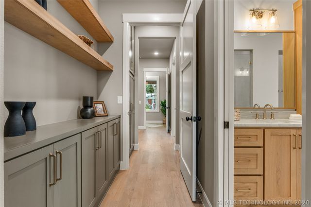 237 E 35th Place, Tulsa, OK 74105