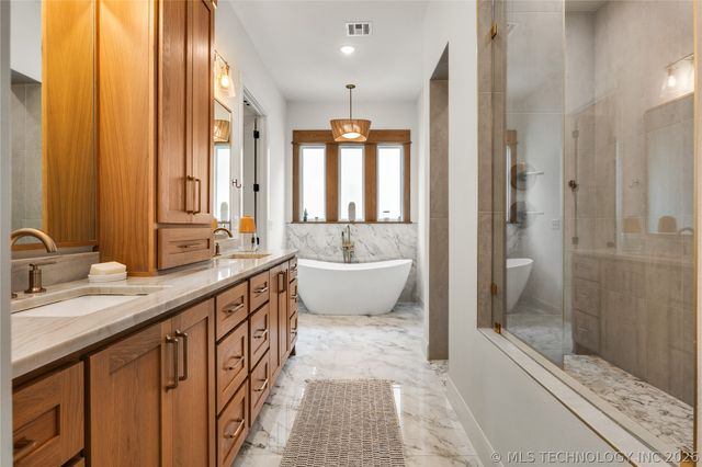 237 E 35th Place, Tulsa, OK 74105