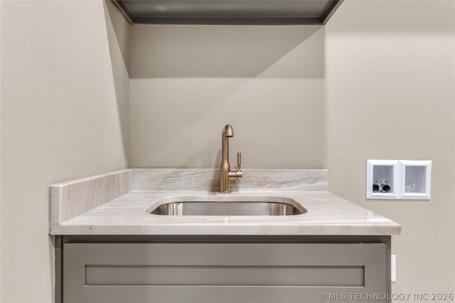 237 E 35th Place, Tulsa, OK 74105