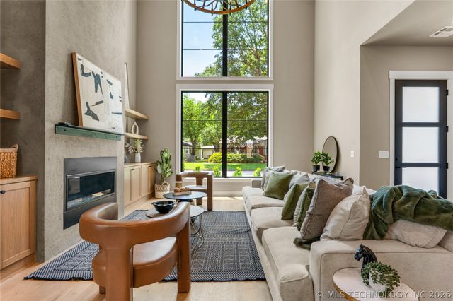 237 E 35th Place, Tulsa, OK 74105