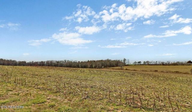 2 John Henry Smith Rd, Jamestown, TN 38556