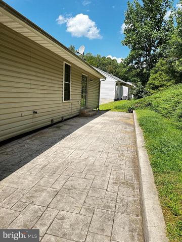 2009 COAST GUARD DR, Stafford, VA 22554