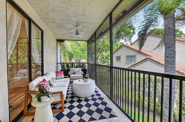 5801 Coach House Circle E, Boca Raton, FL 33486